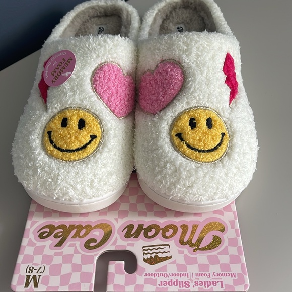 Moon Cake  Ladies Memory Foam Slippers, NWT - Picture 2 of 7